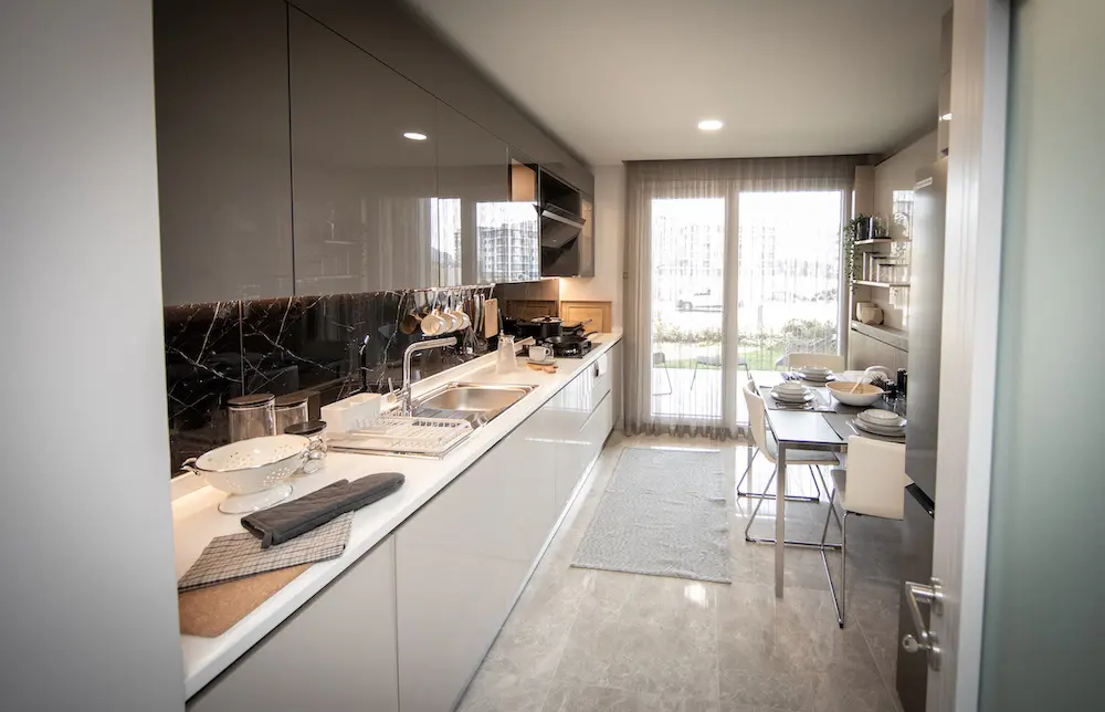 Fitted kitchen